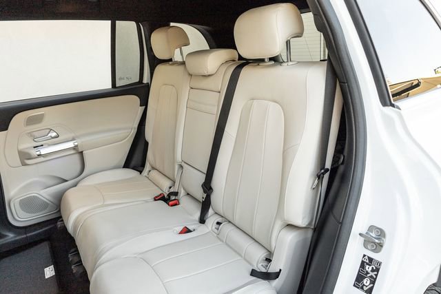 Used 2025 Mercedes-Benz GLB 250 image 13