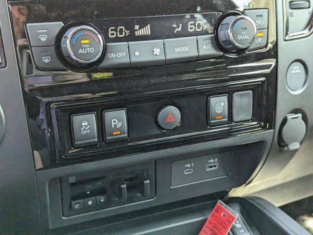 Used 2024 Nissan Titan SV w/ SV Convenience Package image 8