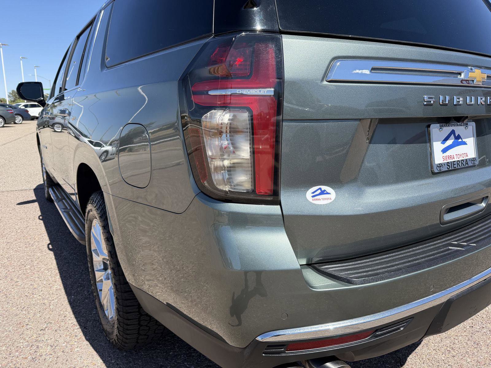Used 2023 Chevrolet Suburban Premier RWD image 11