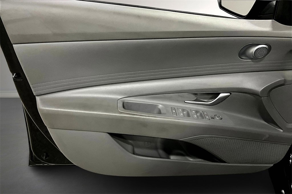 Used 2024 Hyundai Elantra SEL image 20