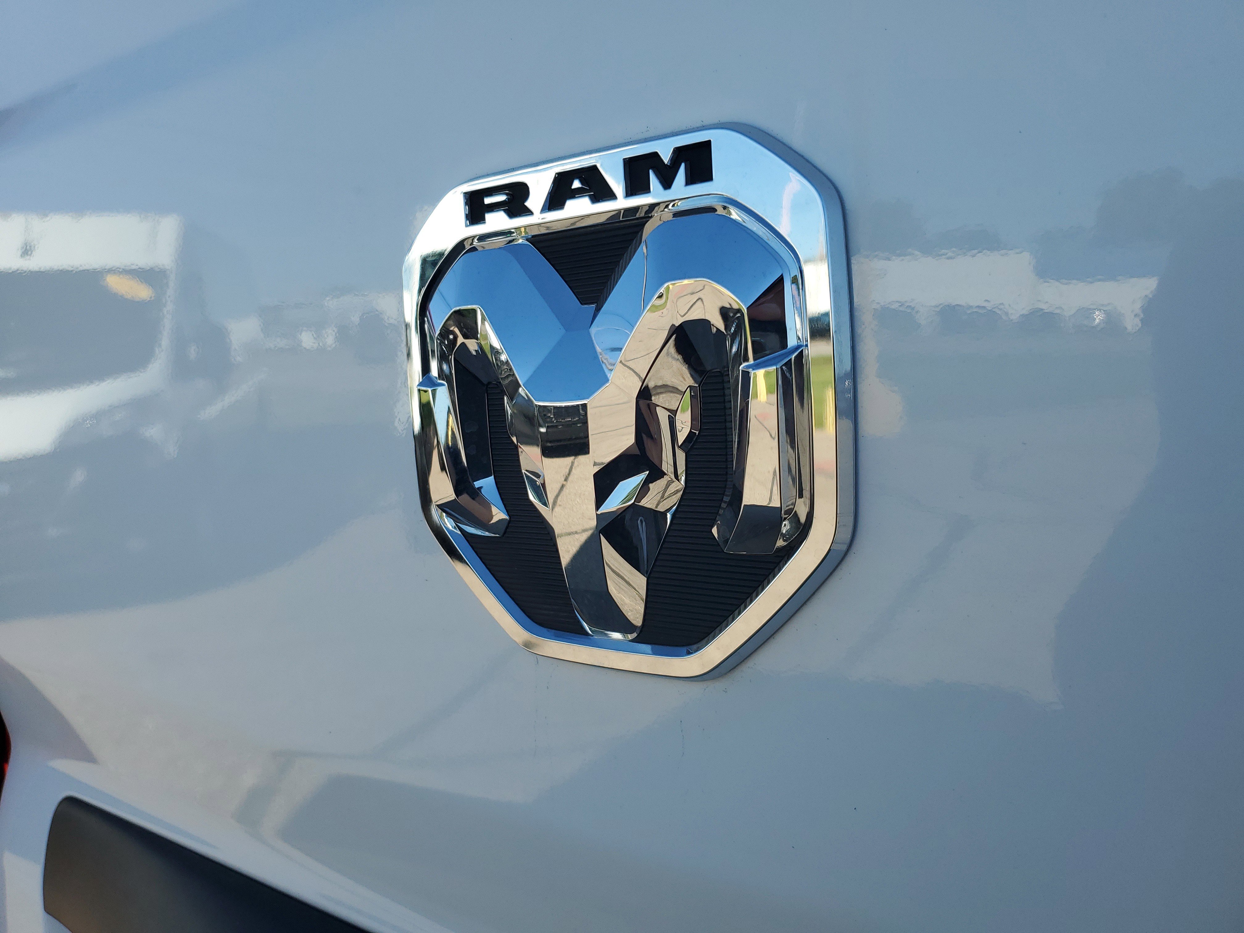 Used 2025 RAM ProMaster 2500 w/ Convenience Group image 26