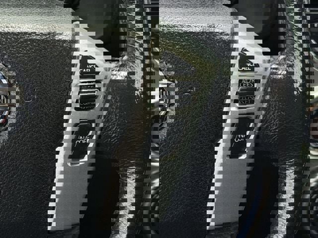 Used 2019 Nissan Titan SV w/ SV Convenience Package AWD/4WD image 15