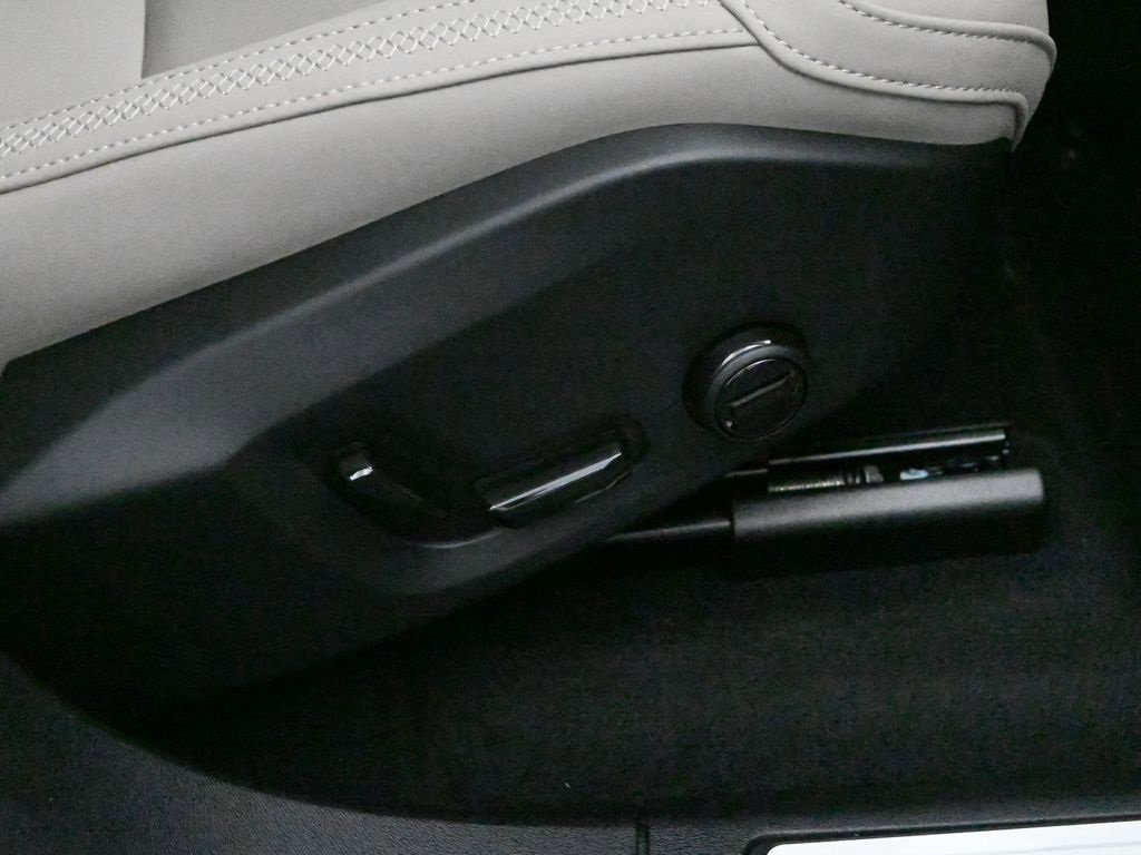 New 2026 Volvo XC60 B5 Plus w/ Protection Package Premier image 36