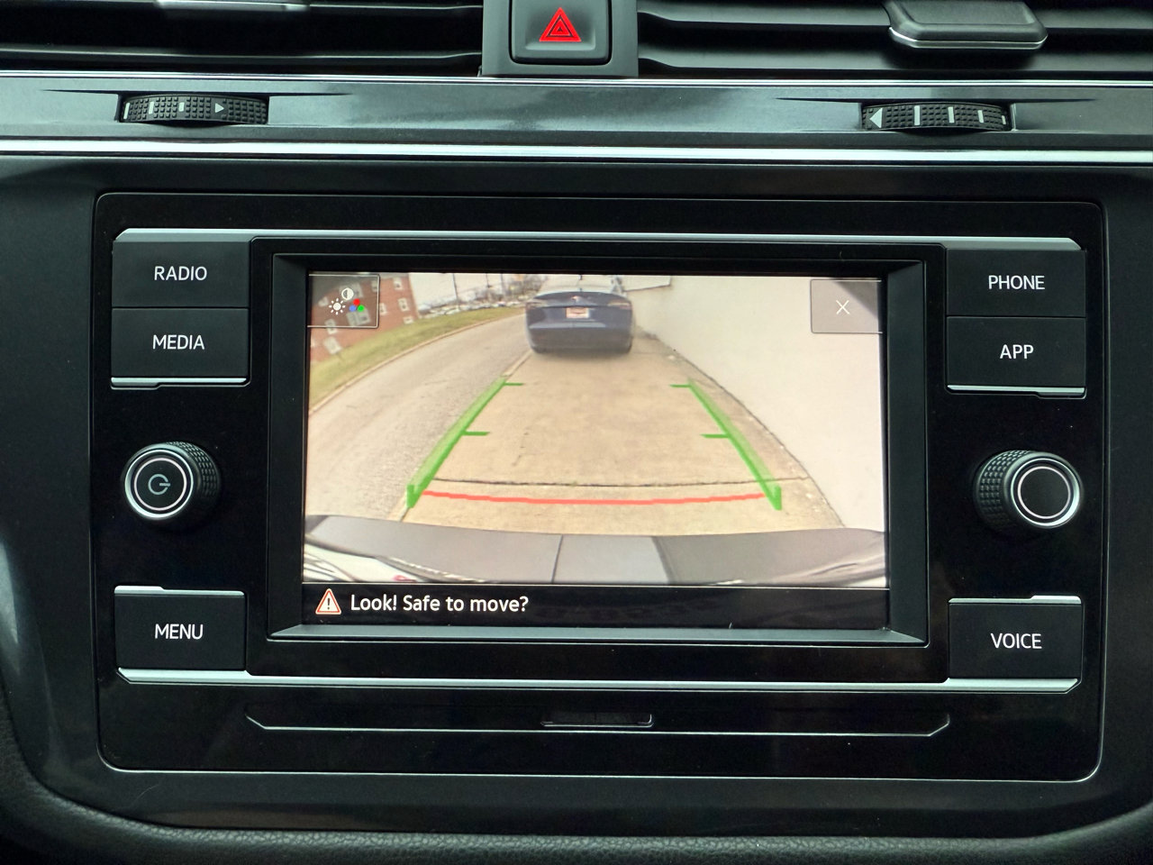 Used 2021 Volkswagen Tiguan S image 11