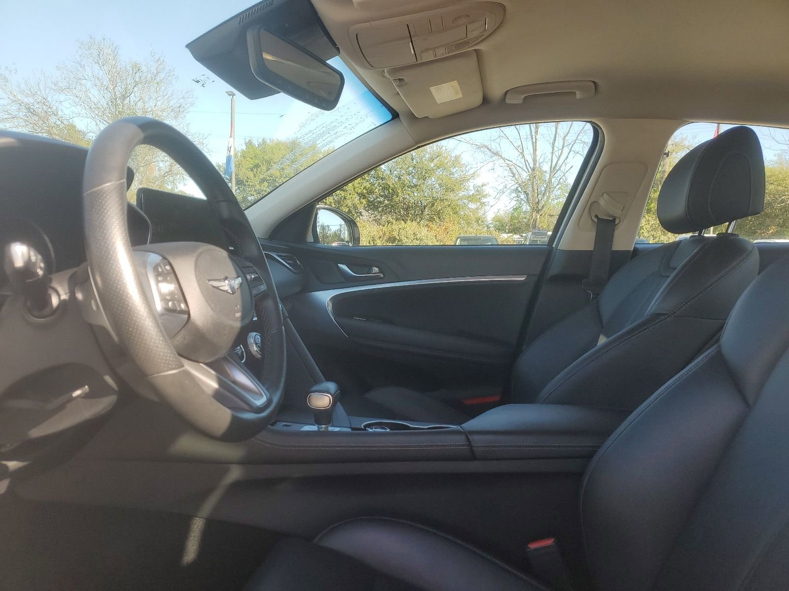 Used 2023 Genesis G70 2.0T image 8