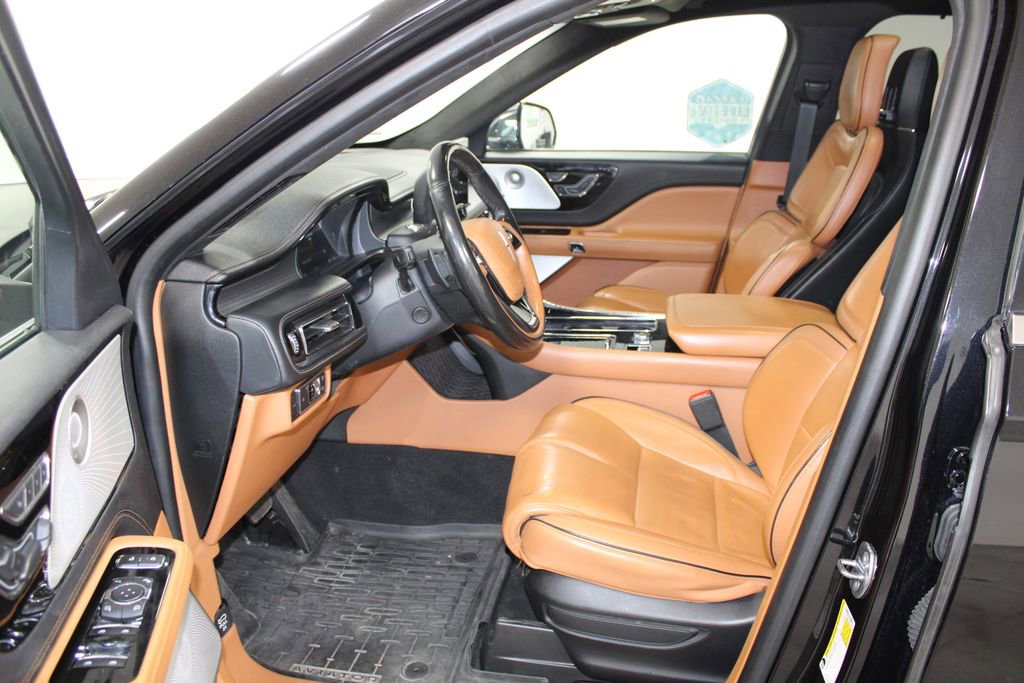 Used 2022 Lincoln Aviator Black Label w/ Class IV Trailer Tow Package image 23