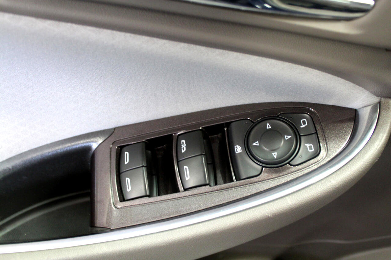 Used 2017 Chevrolet Malibu LT image 19