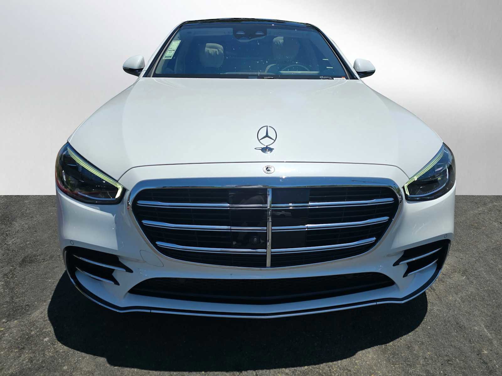 Used 2024 Mercedes-Benz S 580 4MATIC Sedan image 2