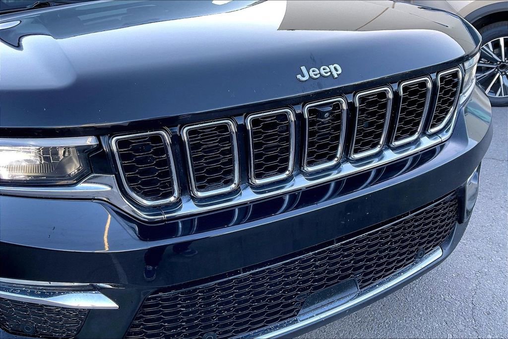 Used 2024 Jeep Grand Cherokee Limited w/ Luxury Tech Group II image 28