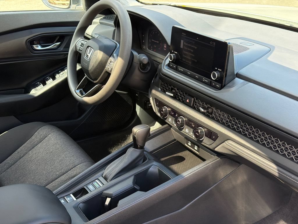 Used 2023 Honda Accord EX image 7