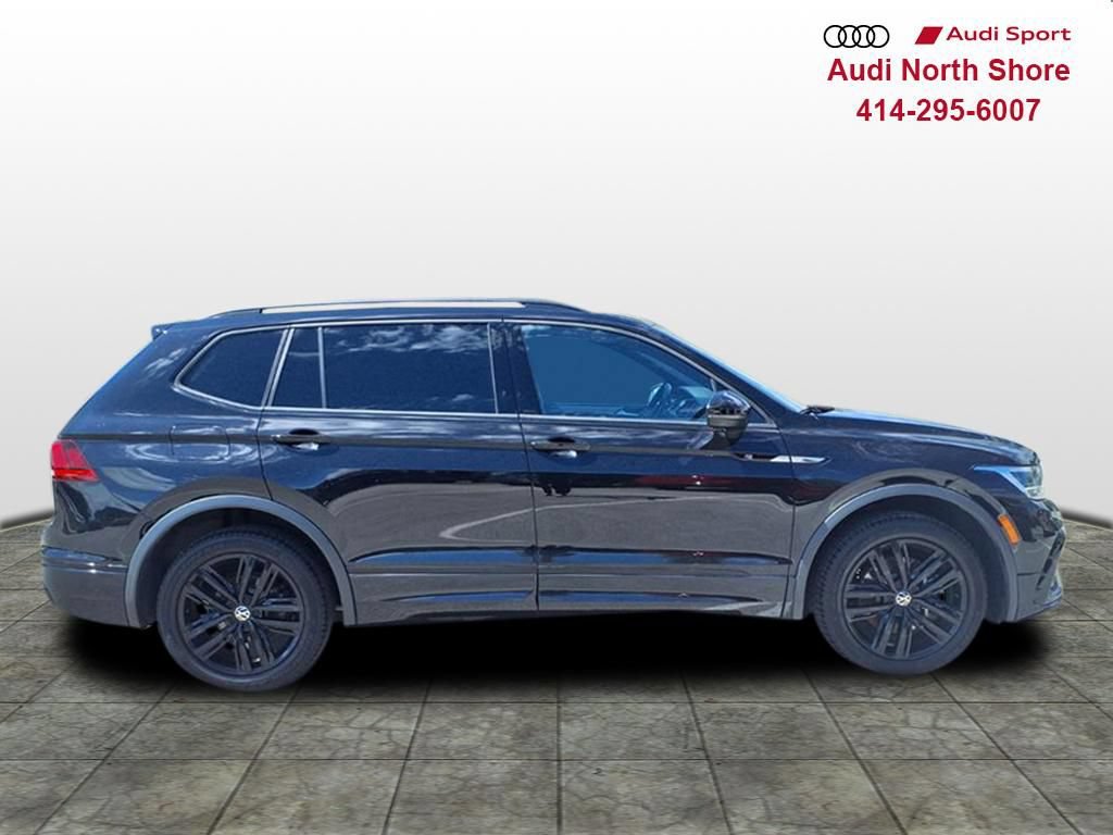 Used 2022 Volkswagen Tiguan SE R-Line AWD/4WD image 3
