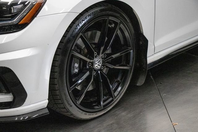 Used 2019 Volkswagen Golf R 4-Door image 7