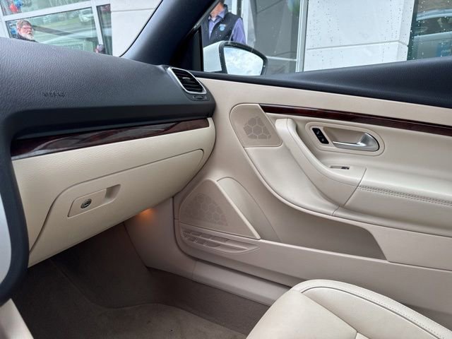 Used 2012 Volkswagen Eos Lux FWD image 13