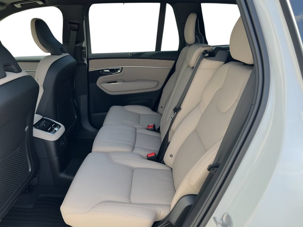 New 2026 Volvo XC90 T8 Ultra w/ Protection Package AWD/4WD image 7