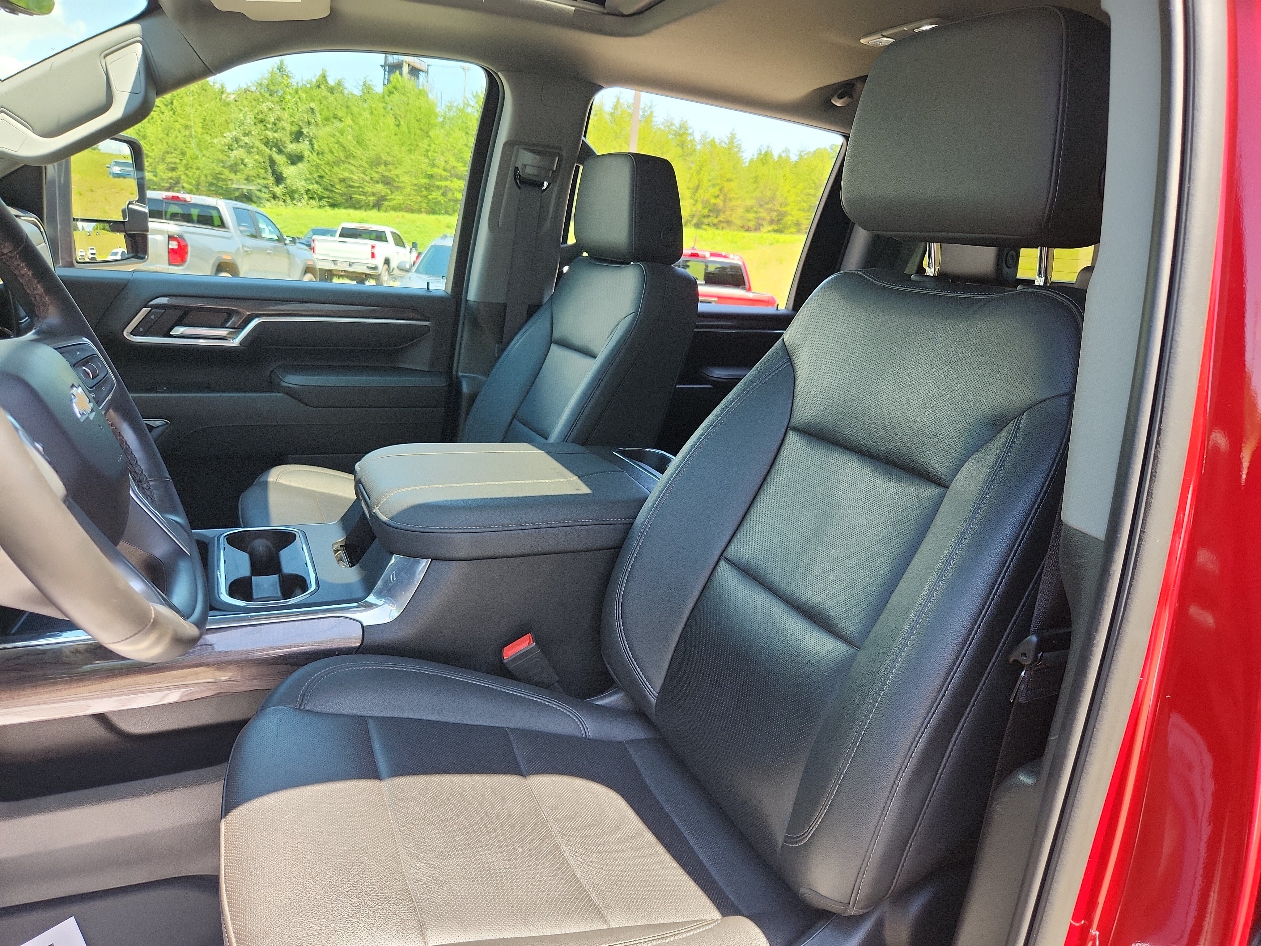 Used 2024 Chevrolet Silverado 2500 LTZ w/ LTZ Premium Package AWD/4WD image 23