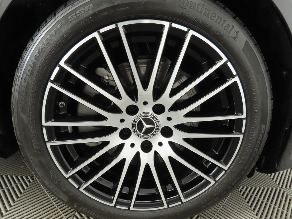 Used 2025 Mercedes-Benz C 300 Sedan image 33