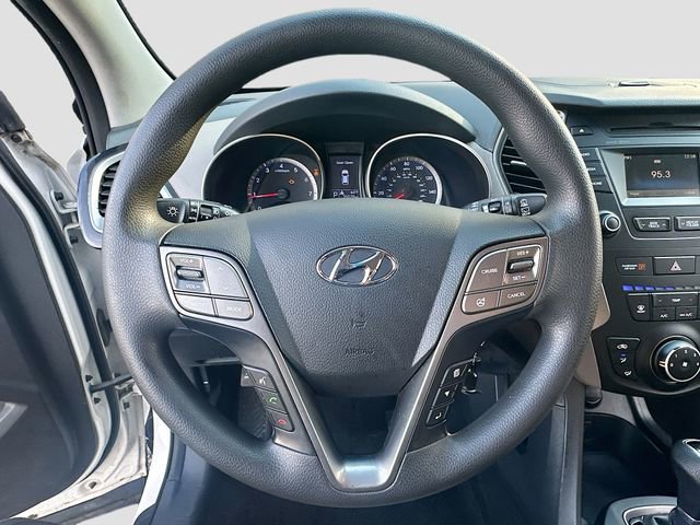 Used 2016 Hyundai Santa Fe SE image 12