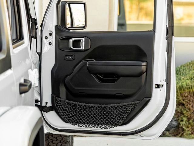 Used 2021 Jeep Wrangler Unlimited Rubicon AWD/4WD image 25