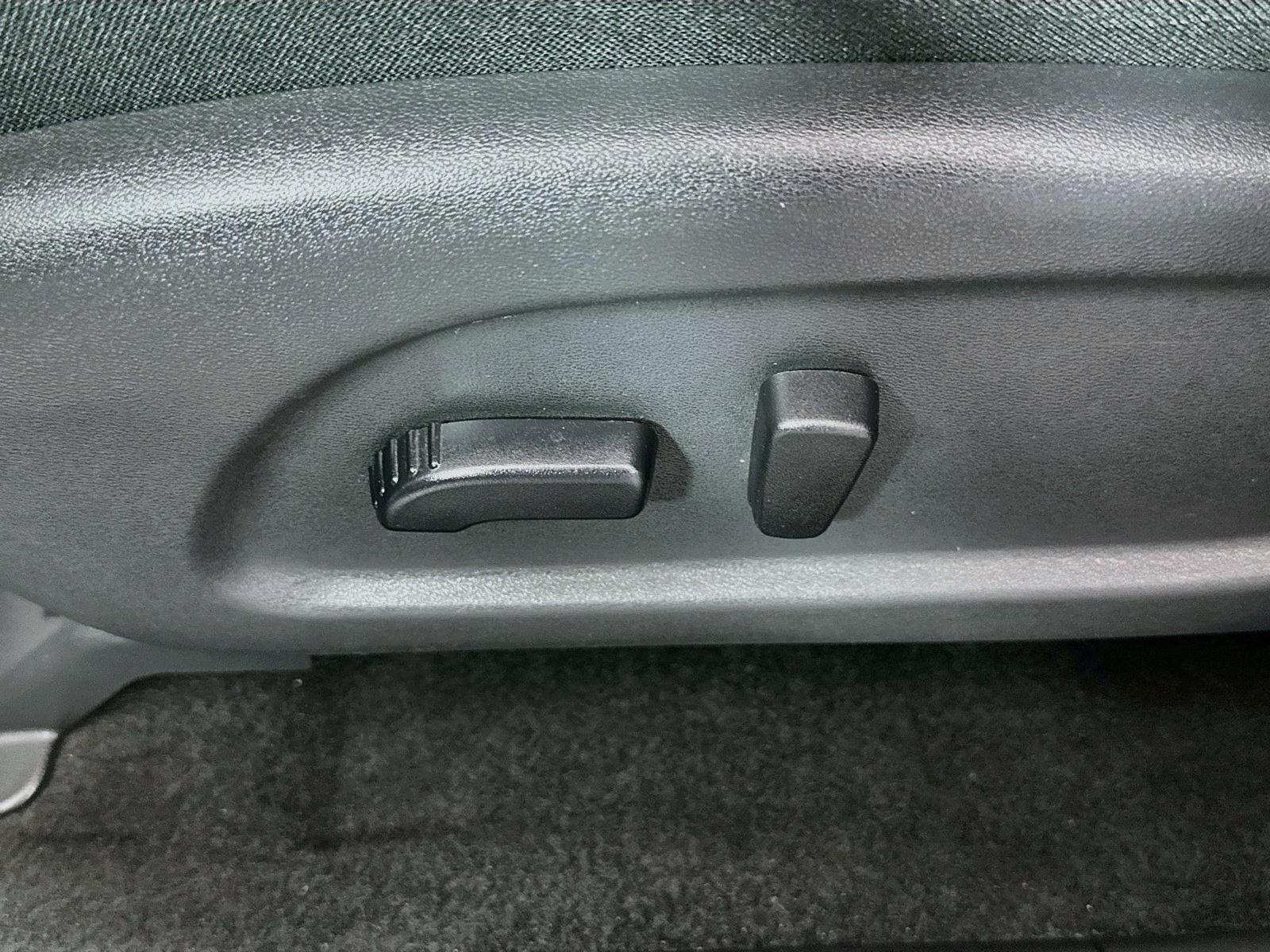Used 2018 Nissan Pathfinder SV AWD/4WD image 18