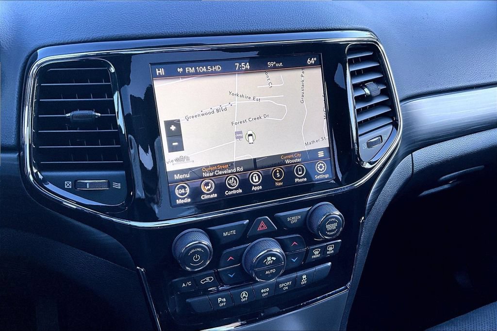Used 2022 Jeep Grand Cherokee Laredo X AWD/4WD image 10