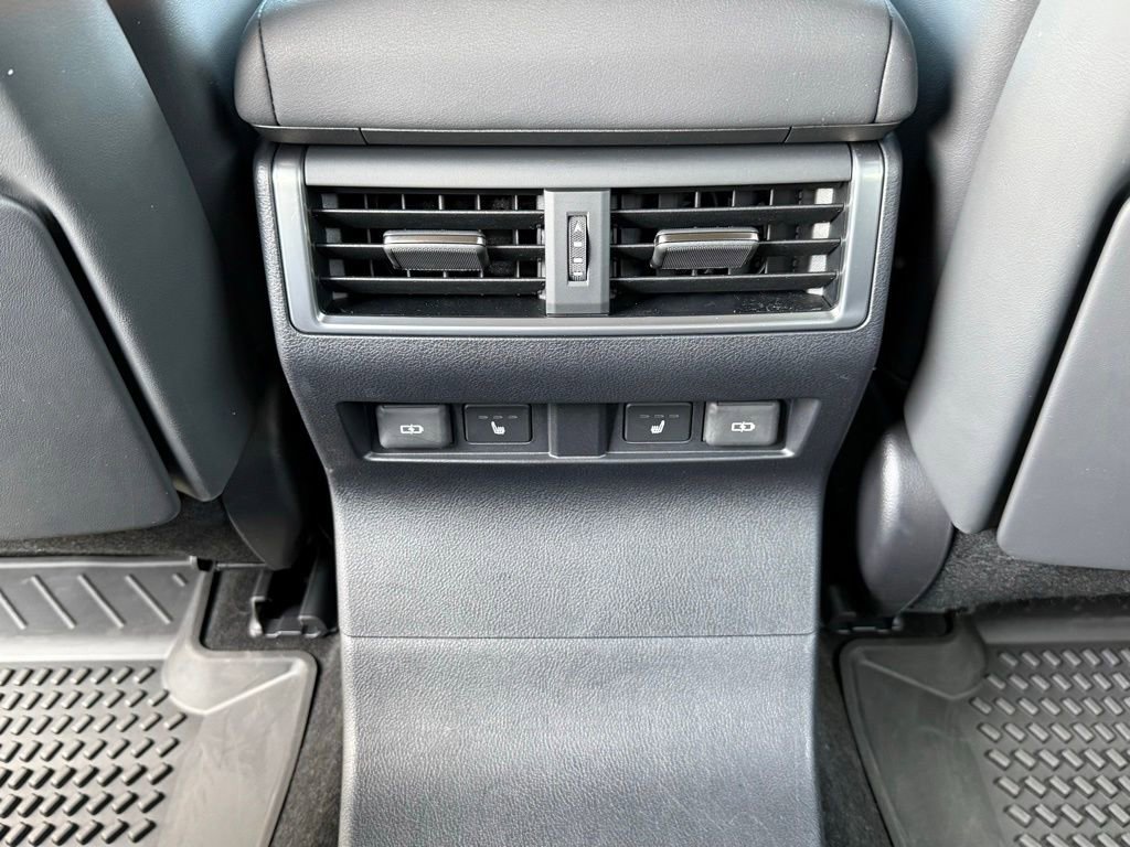 Used 2025 Lexus GX 550 w/ Accessory Package (32) AWD/4WD image 42