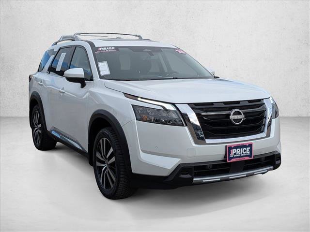 Used 2025 Nissan Pathfinder Platinum w/ Cargo Package image 3