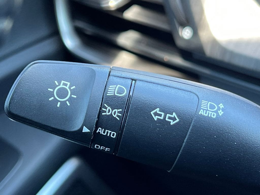 Used 2024 Kia Telluride EX w/ EX Captain's Chair Package FWD image 21