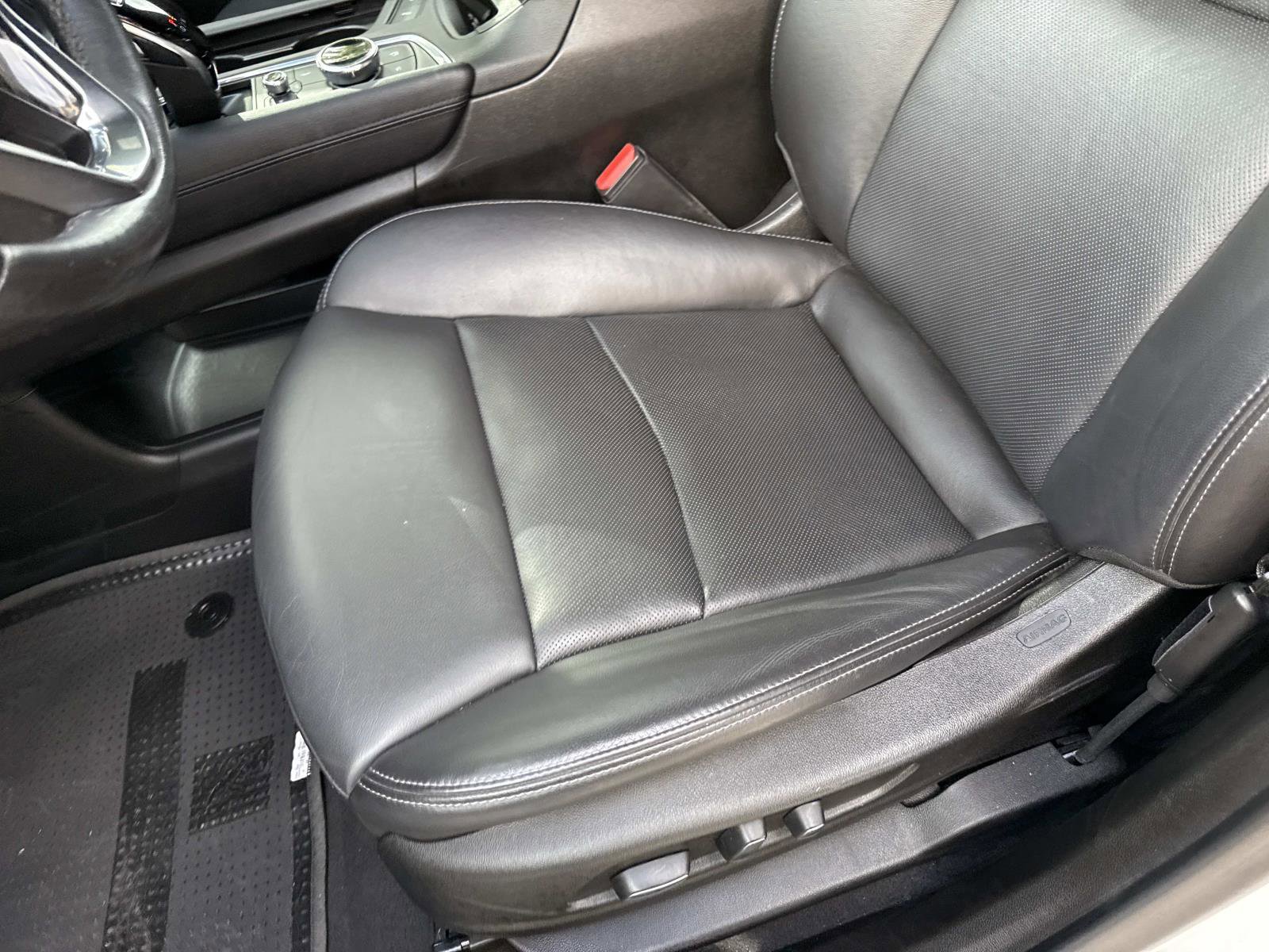 Certified 2022 Cadillac XT6 Premium Luxury image 22