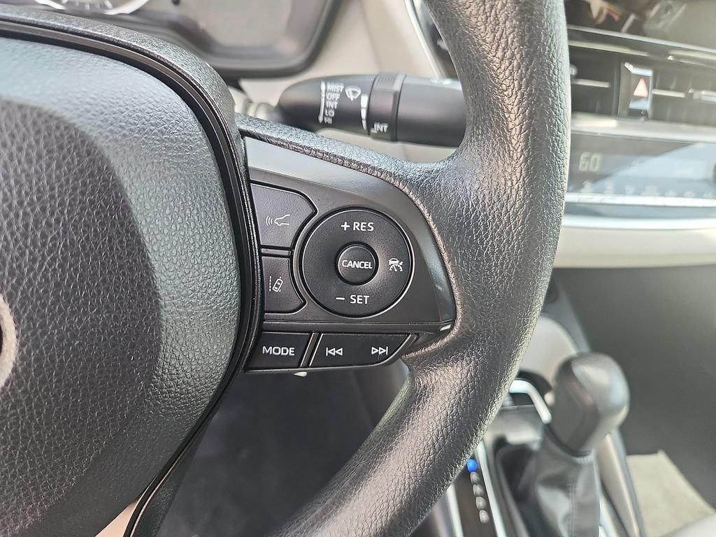 Used 2022 Toyota Corolla LE FWD image 16