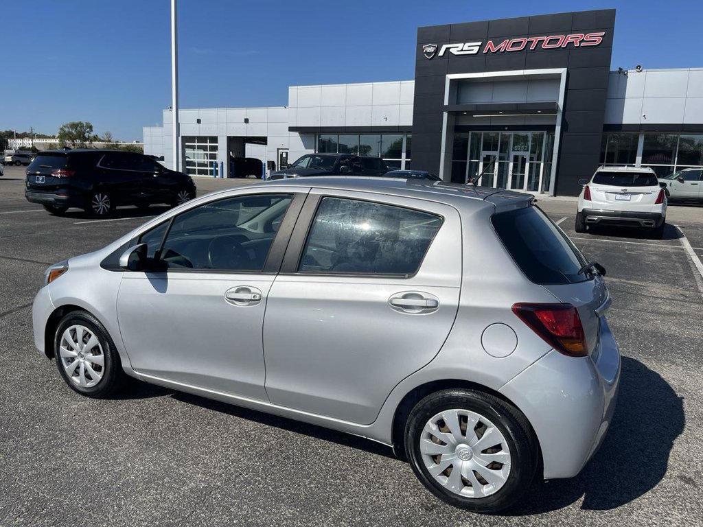 Used 2016 Toyota Yaris L FWD image 3