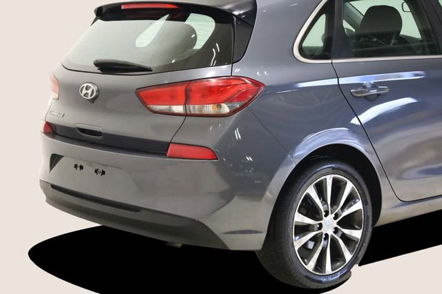 Used 2018 Hyundai Elantra GT FWD image 7