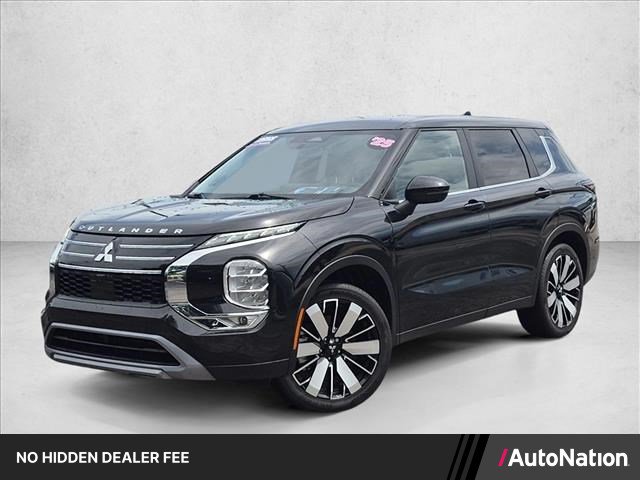 Used 2025 Mitsubishi Outlander SE