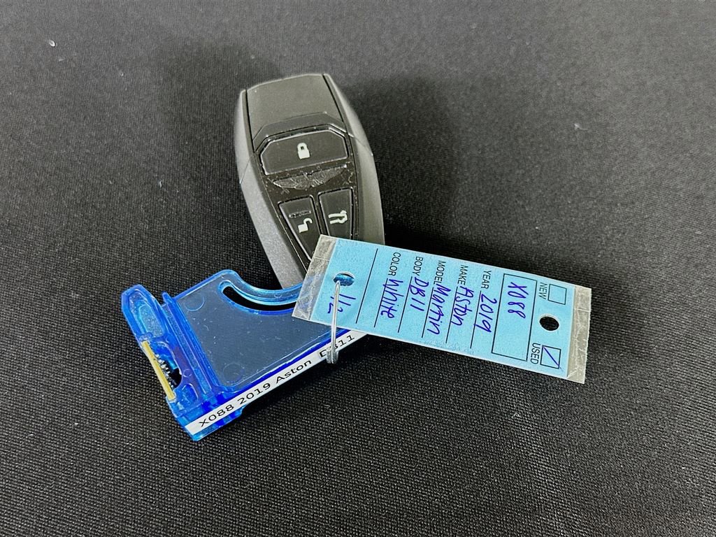 Used 2019 Aston Martin DB11 Volante image 27