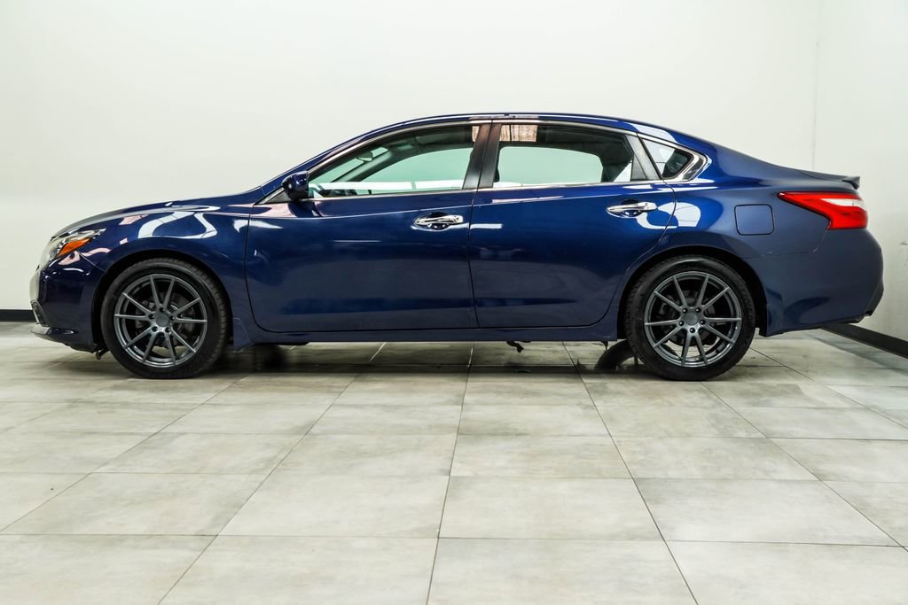 Used 2016 Nissan Altima 3.5 SR FWD image 8