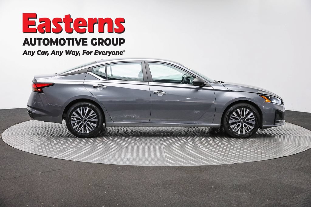 Used 2024 Nissan Altima 2.5 SV FWD image 4