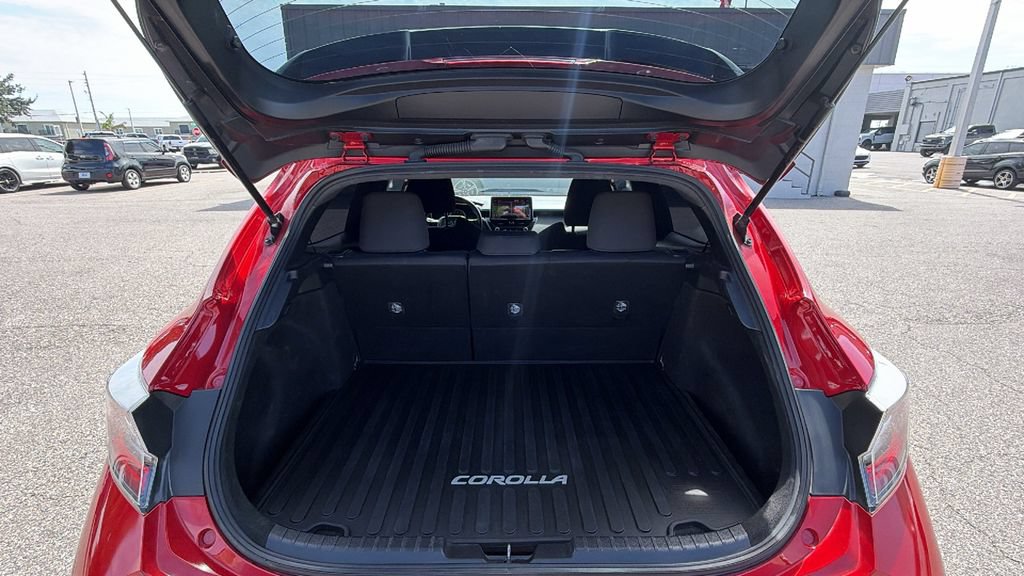 Used 2021 Toyota Corolla SE w/ Special Edition FWD image 12