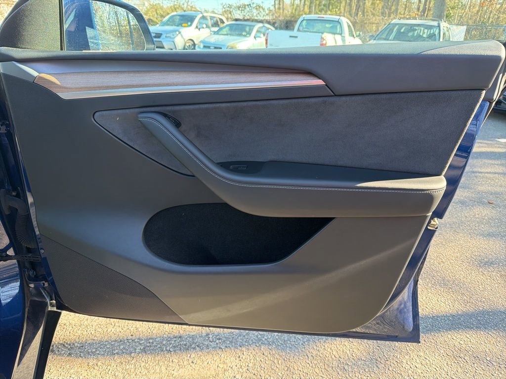 Used 2024 Tesla Model Y Long Range image 27