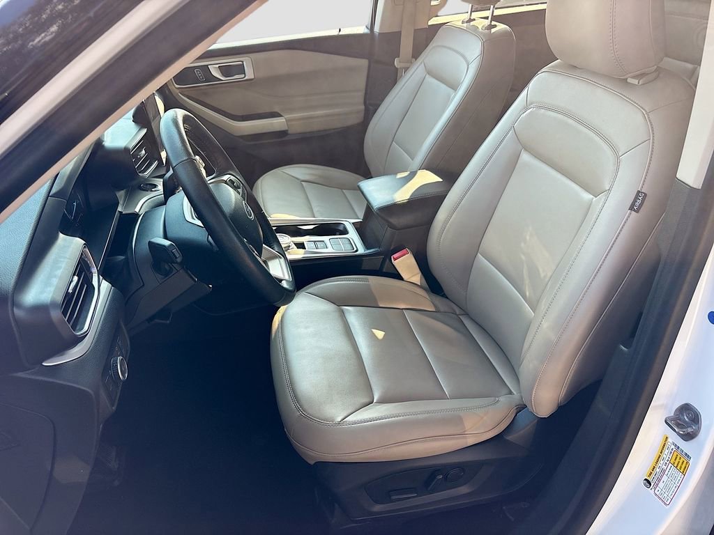 Used 2024 Ford Explorer XLT w/ Equipment Group 202A image 20