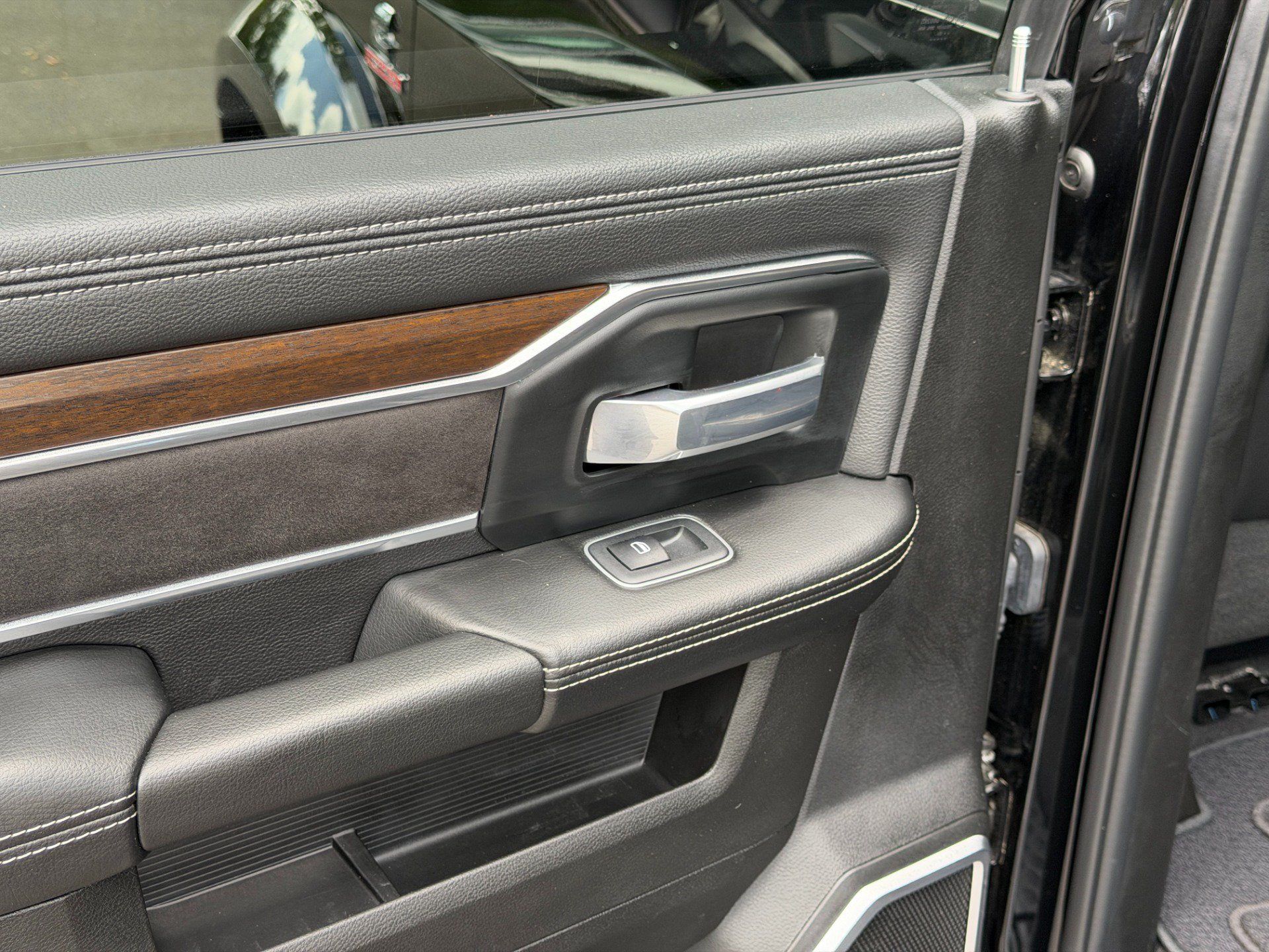 Used 2023 RAM 4500 Laramie AWD/4WD image 56