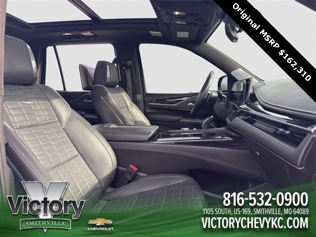 Used 2023 Cadillac Escalade V w/ Heavy-Duty Trailer Package image 17
