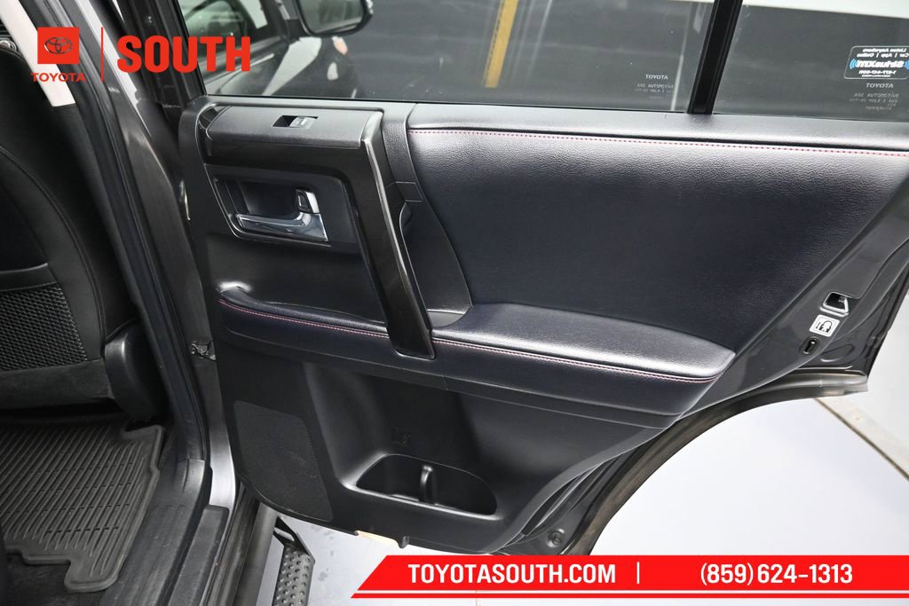 Used 2019 Toyota 4Runner TRD Off-Road Premium AWD/4WD image 31