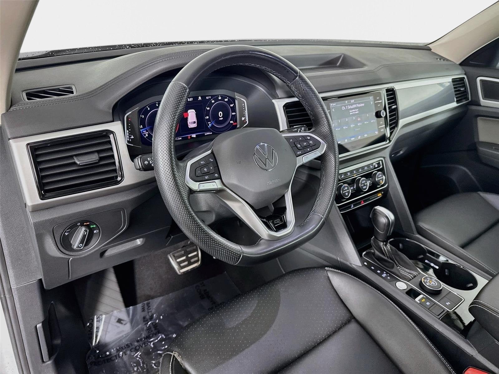 Used 2023 Volkswagen Atlas SEL R-Line AWD/4WD image 10