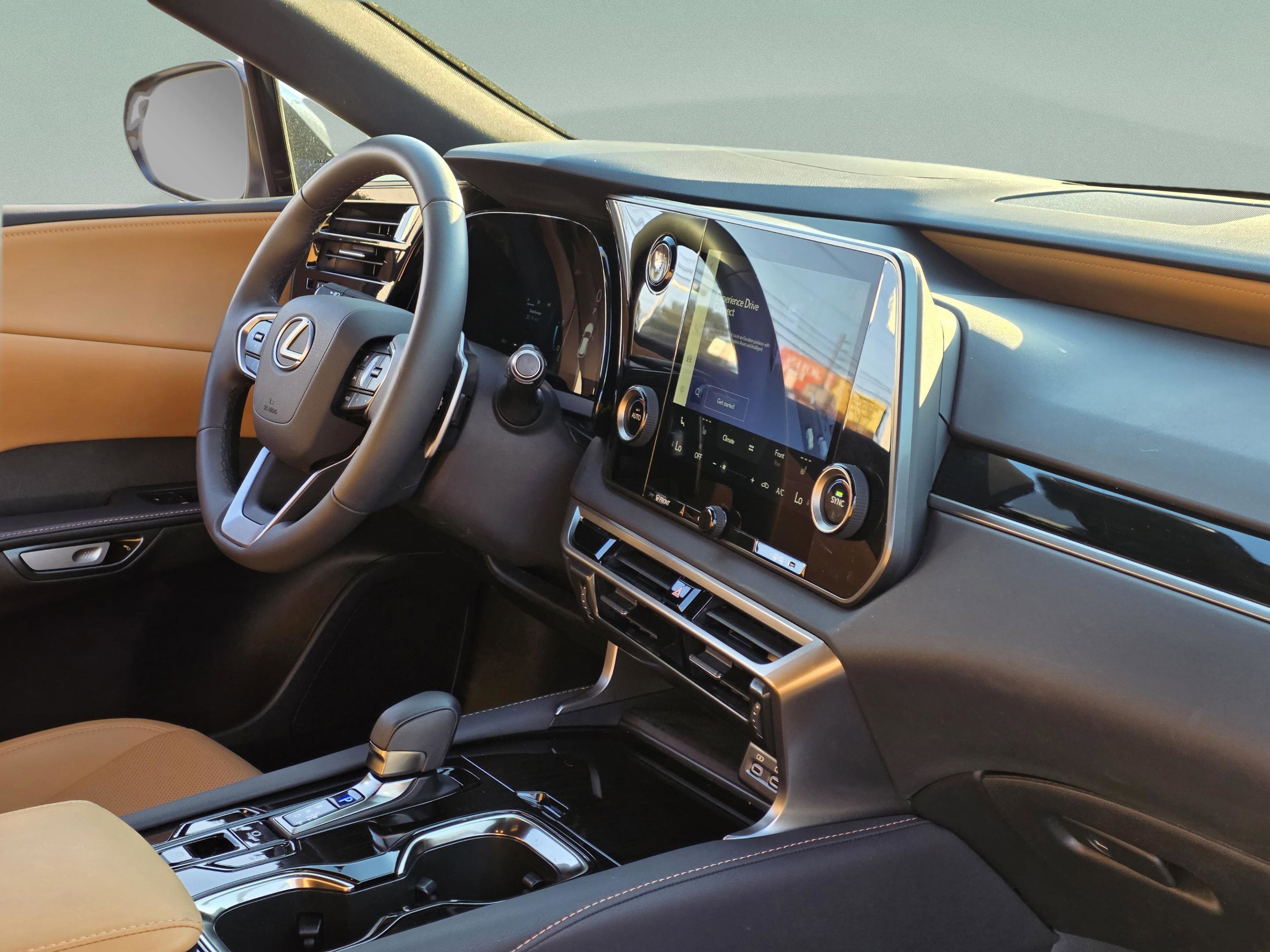 Used 2025 Lexus RX 350 FWD w/ Technology Package image 24