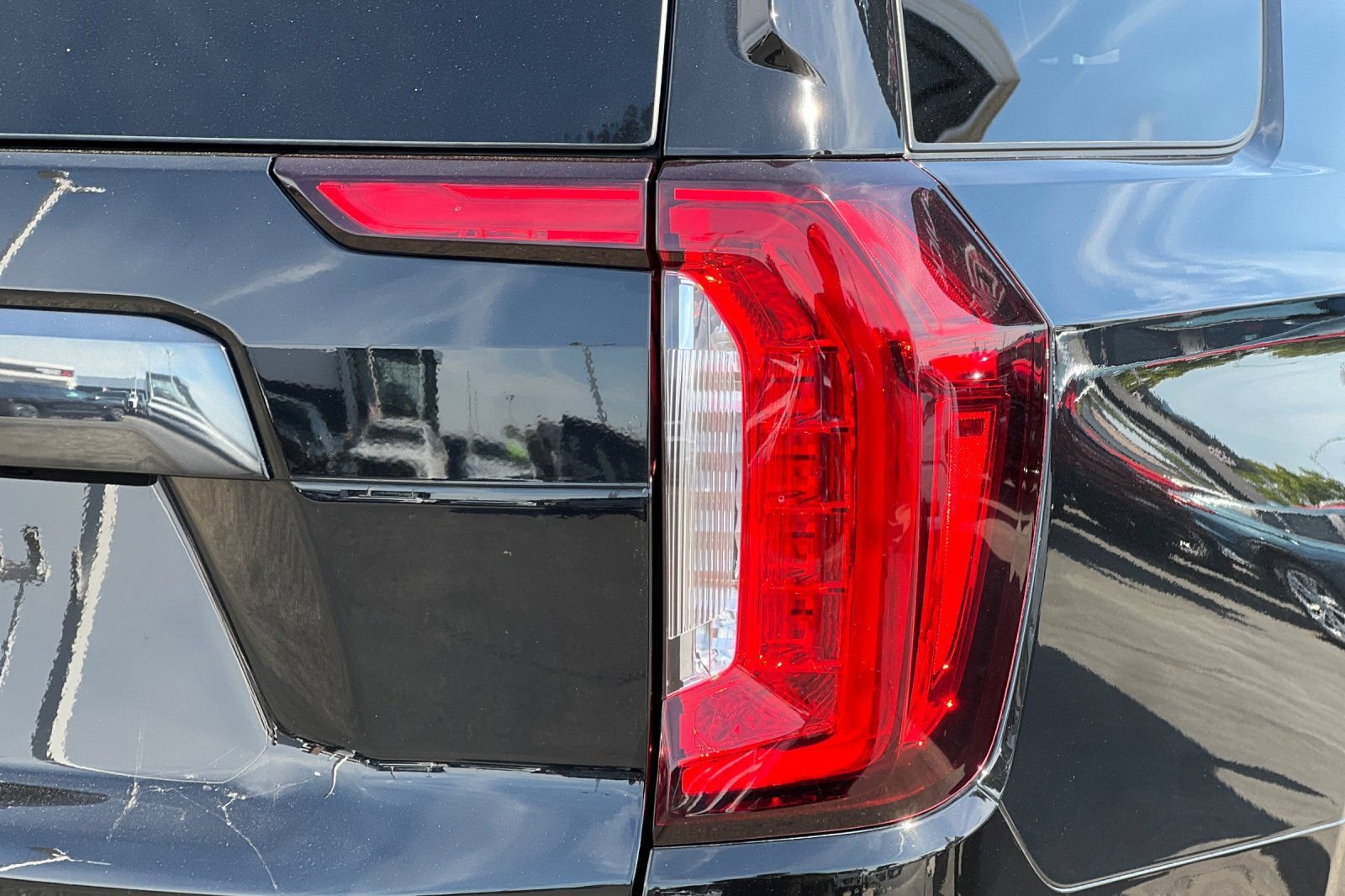 Used 2023 GMC Yukon Denali Ultimate AWD/4WD image 41