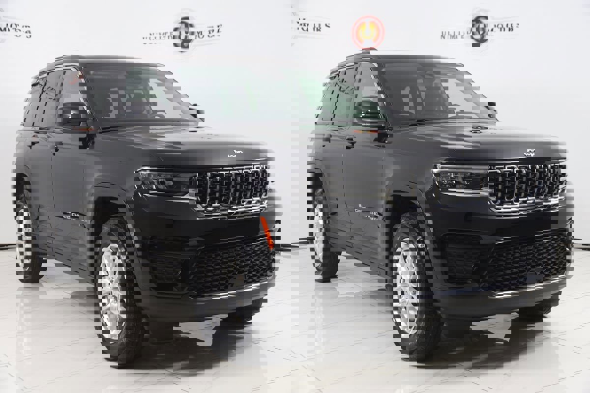 Used 2023 Jeep Grand Cherokee Laredo X image 17