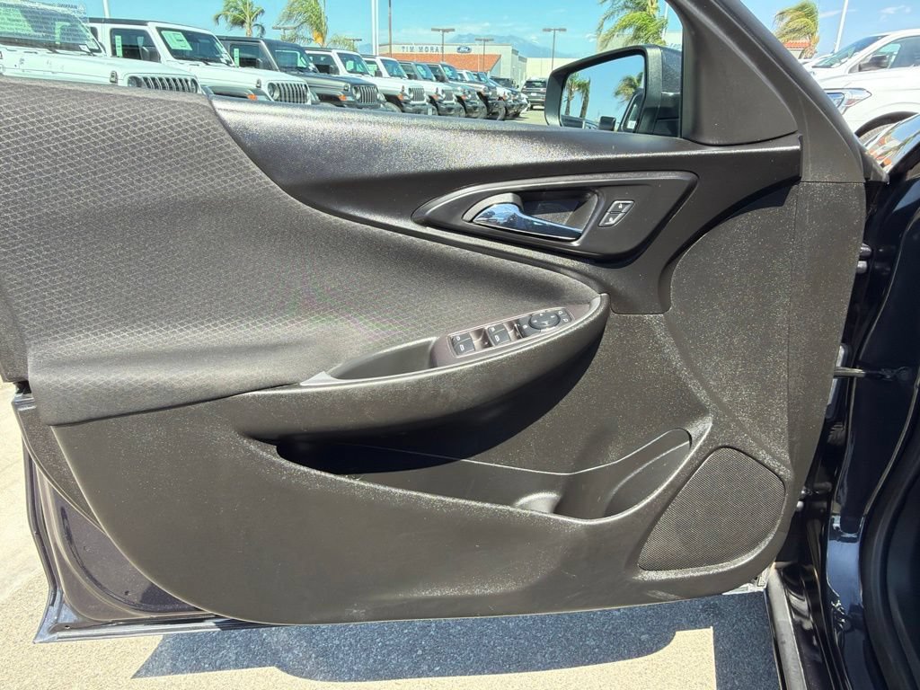 Used 2023 Chevrolet Malibu LT FWD image 14