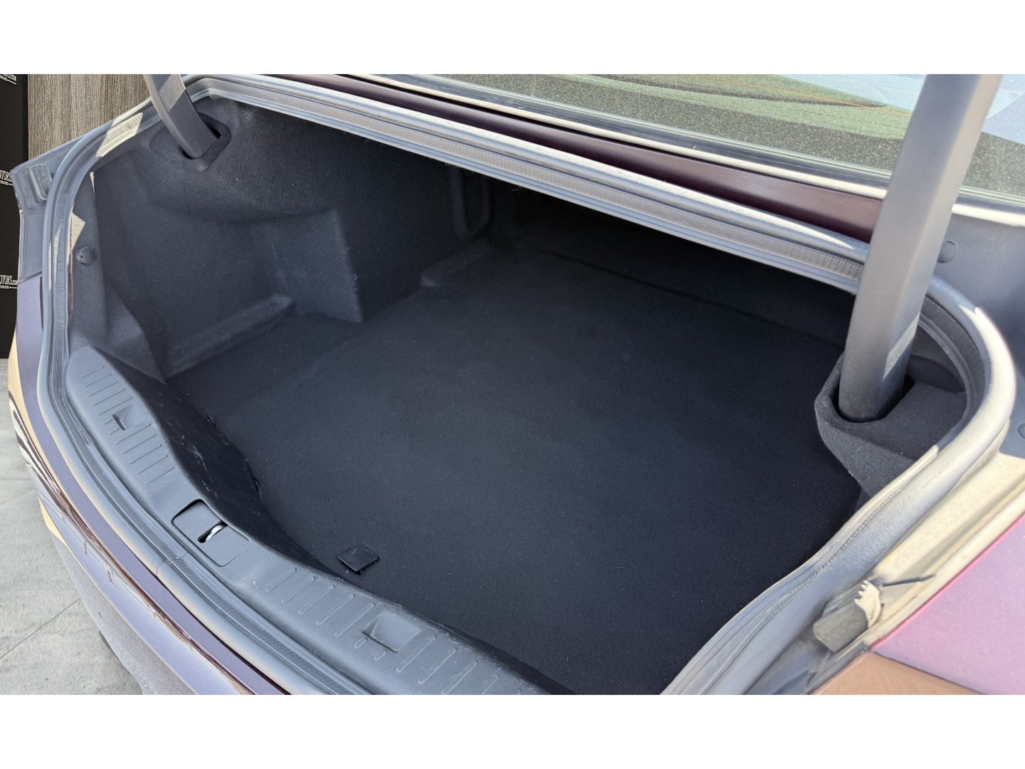 Used 2017 Lincoln MKZ Reserve FWD image 11
