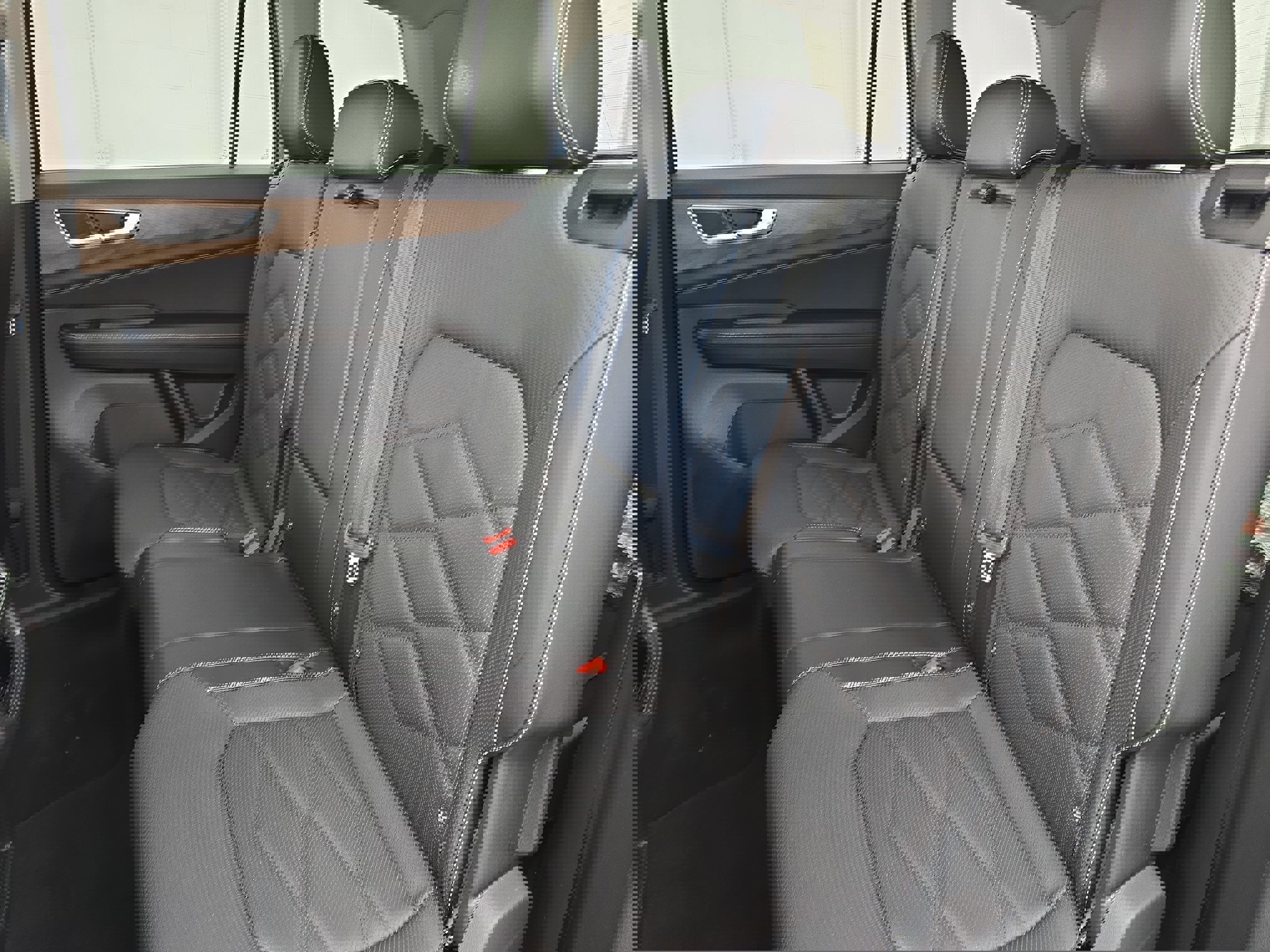 Used 2024 Volkswagen Atlas SE image 14