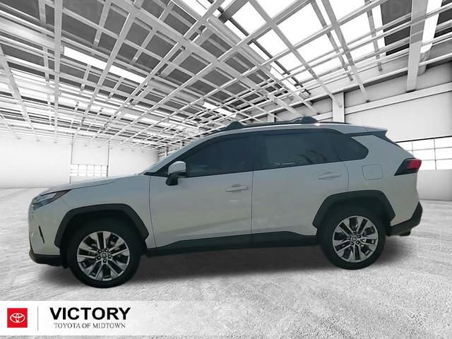 Used 2022 Toyota RAV4 XLE Premium image 6