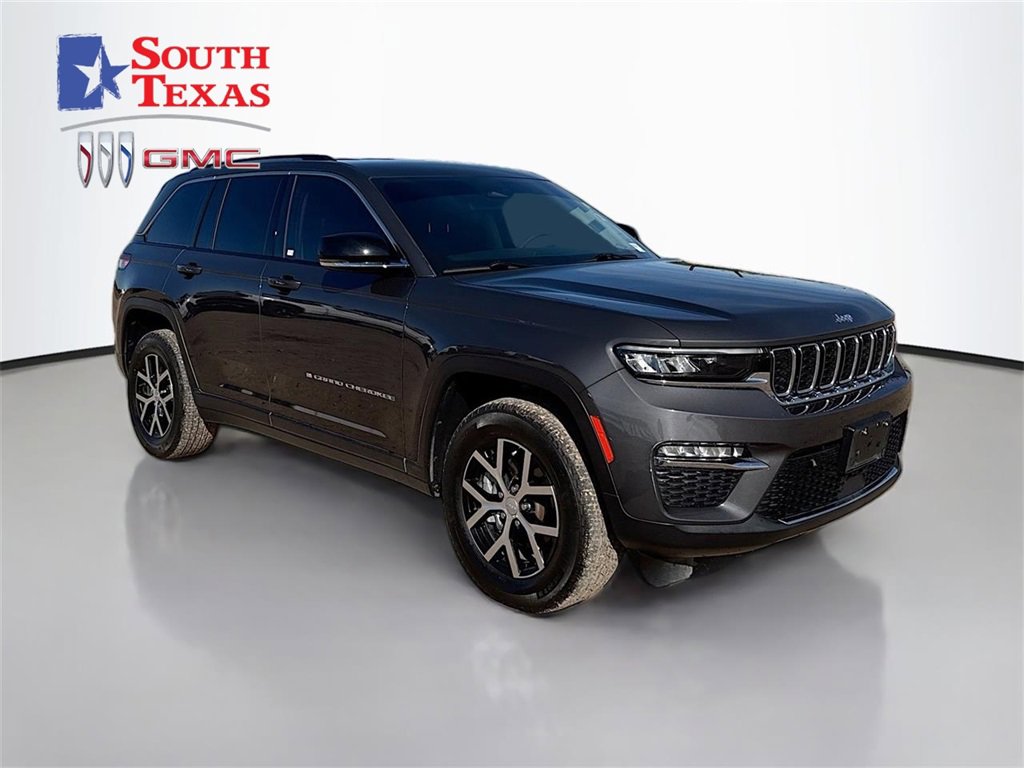 Used 2023 Jeep Grand Cherokee Limited image 1